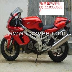 啊普利亚RSV1000摩托车